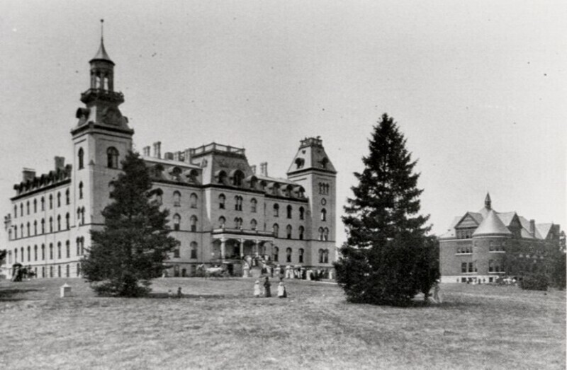 Residents in the yard outside of Old Main 